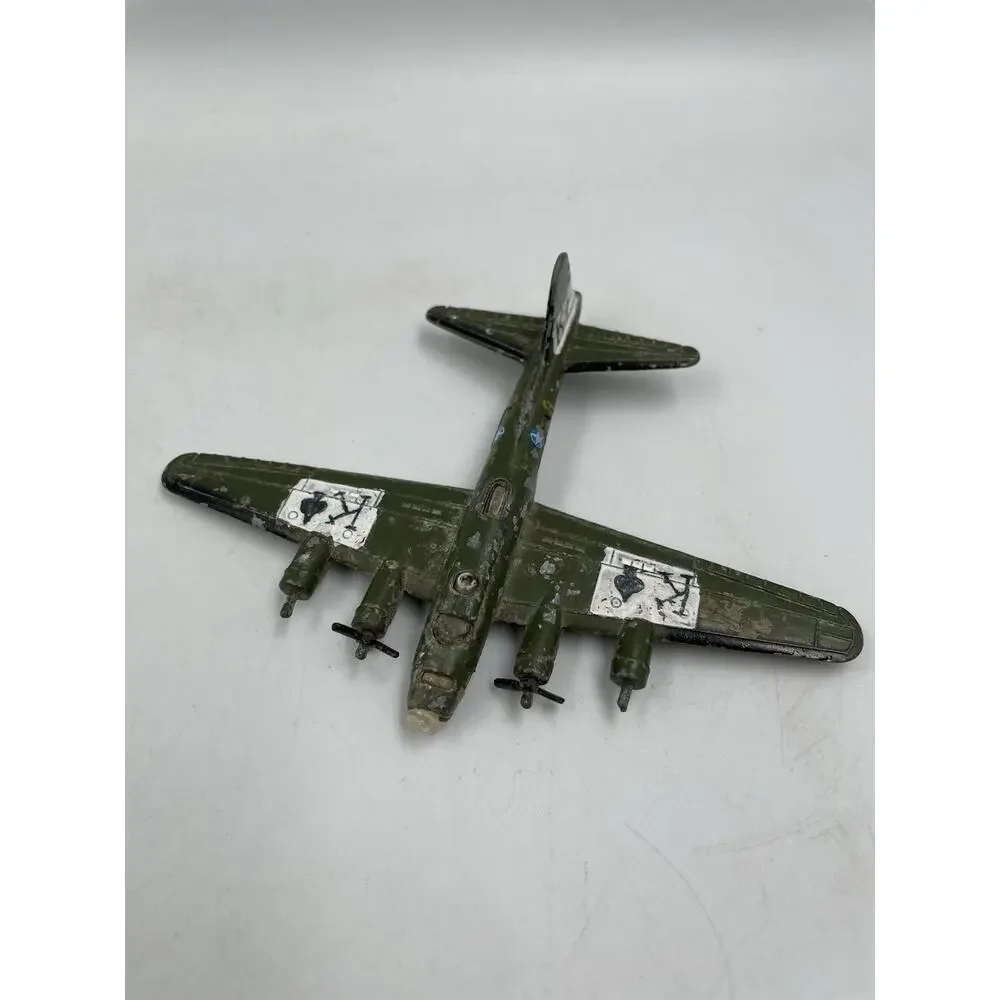 2010 MAISTO THUNDERBOLT FRESH METAL TAILWINDS CRIPES A'MIGHTY P-47D